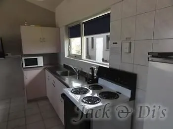 ***  Jack & Di'S Lakefront Motel Rotorua Yeni Zelanda