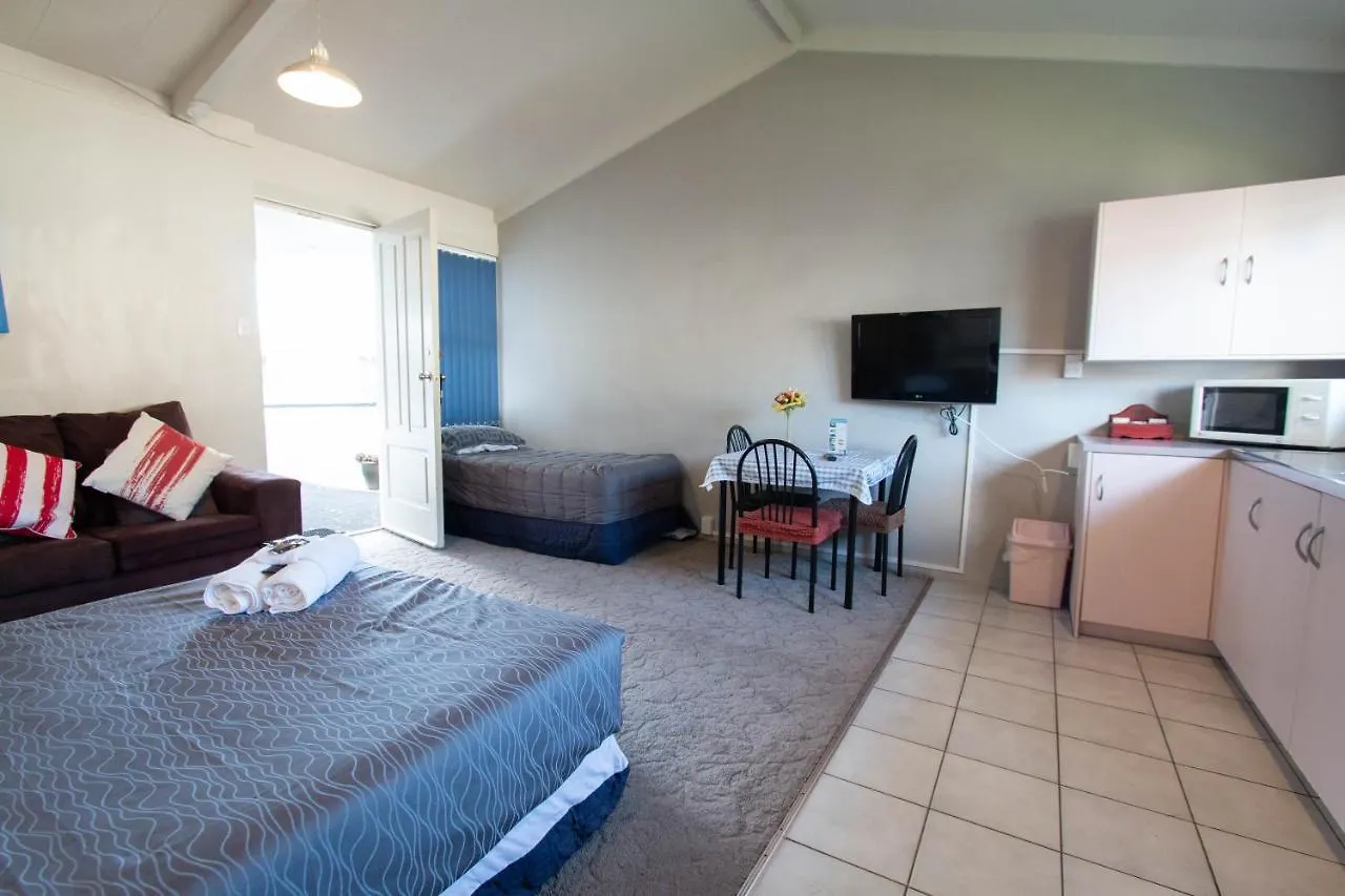 Jack & Di'S Lakefront Motel 罗托鲁阿 3*,  新西兰